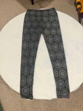 LuLaRoe One Size Black & White Mandala Leggings
